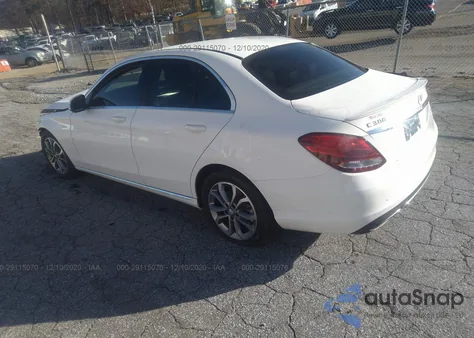 2015 Mercedes-Benz C 300 Sport/Luxury/ из США, поврежденный, VIN 55SWF4JB2FU065652